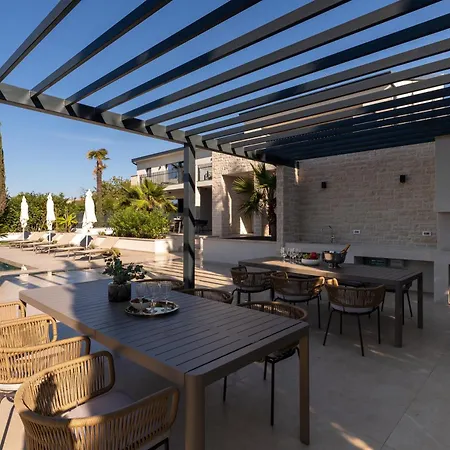 Laresidenza Istria Apartment *